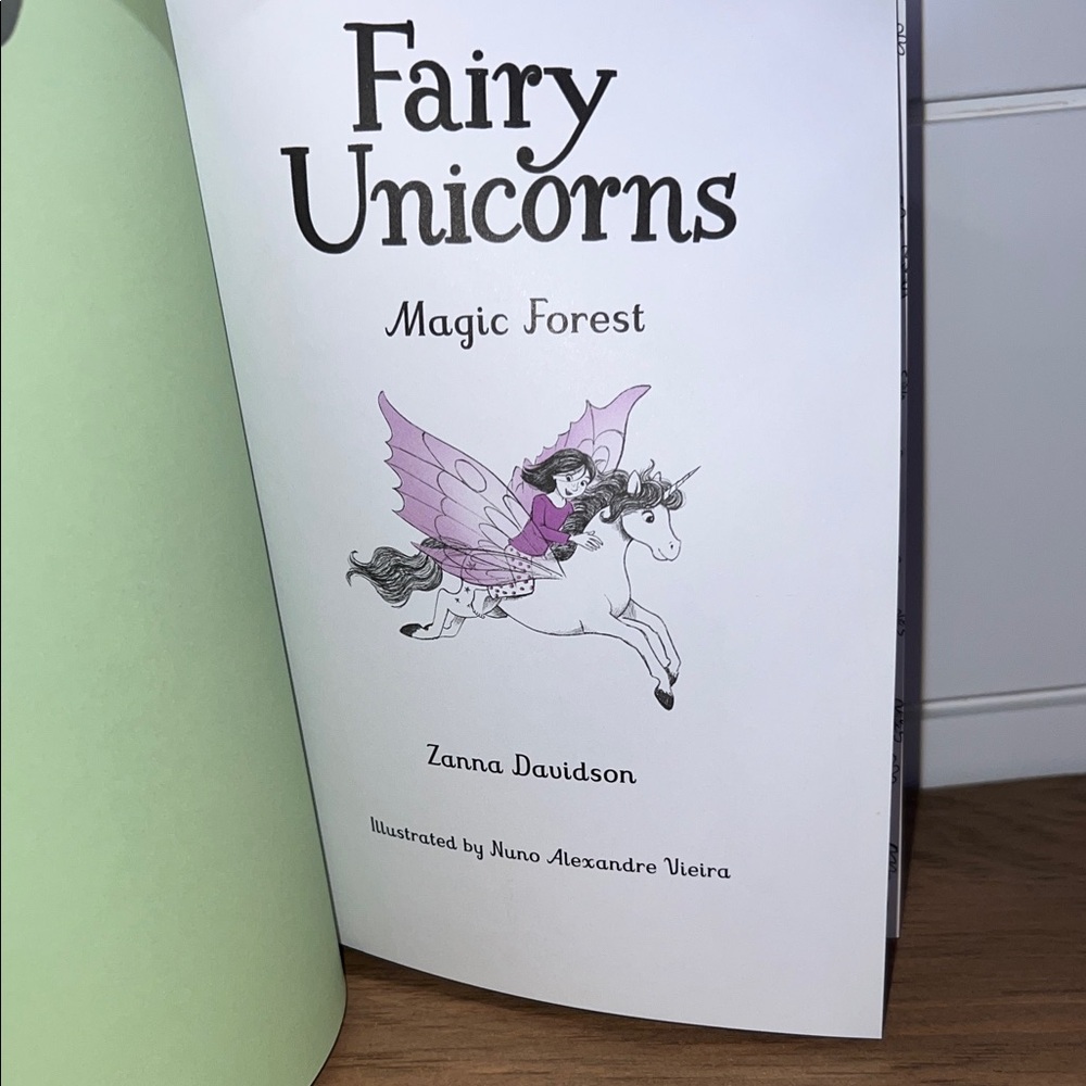 ๐๏ธ 3 for $20 ๐๏ธ - EUC - Fairy Unicorns Magic Forest Book - Picture 2 of 16